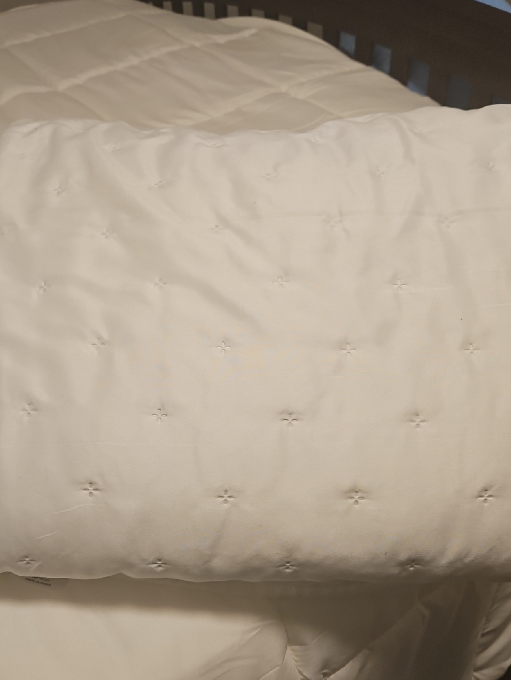 Classic White Tufted Quilt And 2 Shams- White